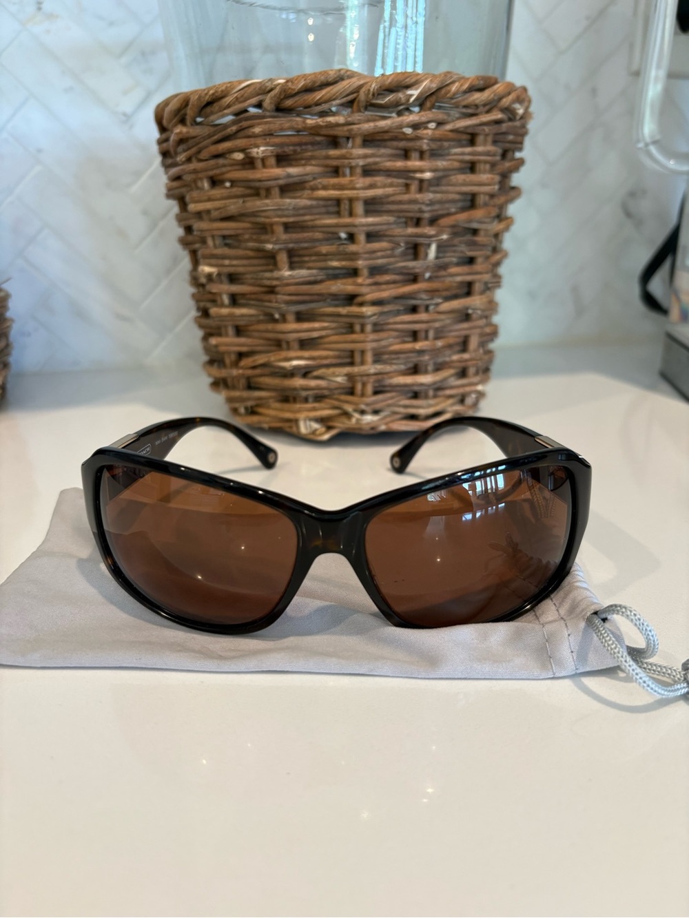 Authentic Coach Tortoiseshell women’s Sunglasses with Brown Lenses EUC